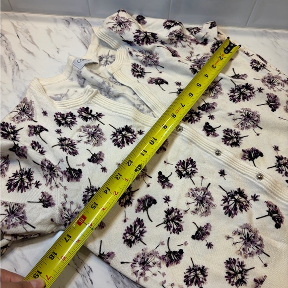 Carmen Marc Valvo Cream and Purple Floral Cardigan - Picture 3 of 5